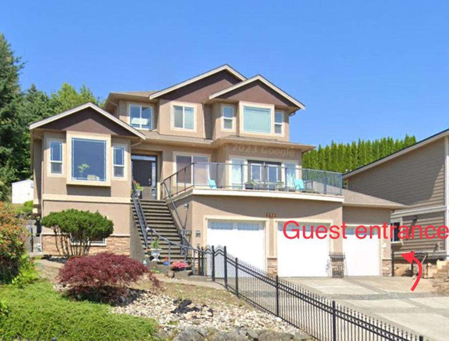 Private 2 Bedrooms Suite Near Hwy 1, Cultus Lake, Heritage Park, Fishing, Coliseum Чилливак Экстерьер фото