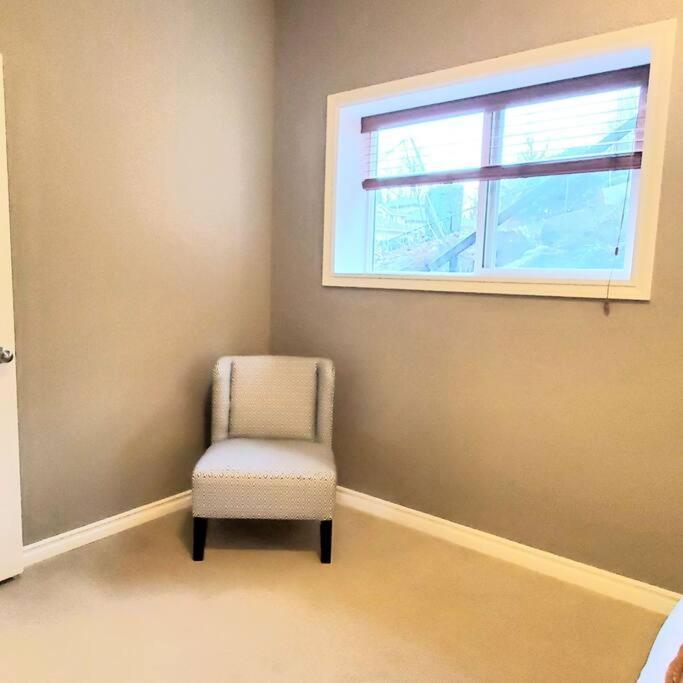 Private 2 Bedrooms Suite Near Hwy 1, Cultus Lake, Heritage Park, Fishing, Coliseum Чилливак Экстерьер фото