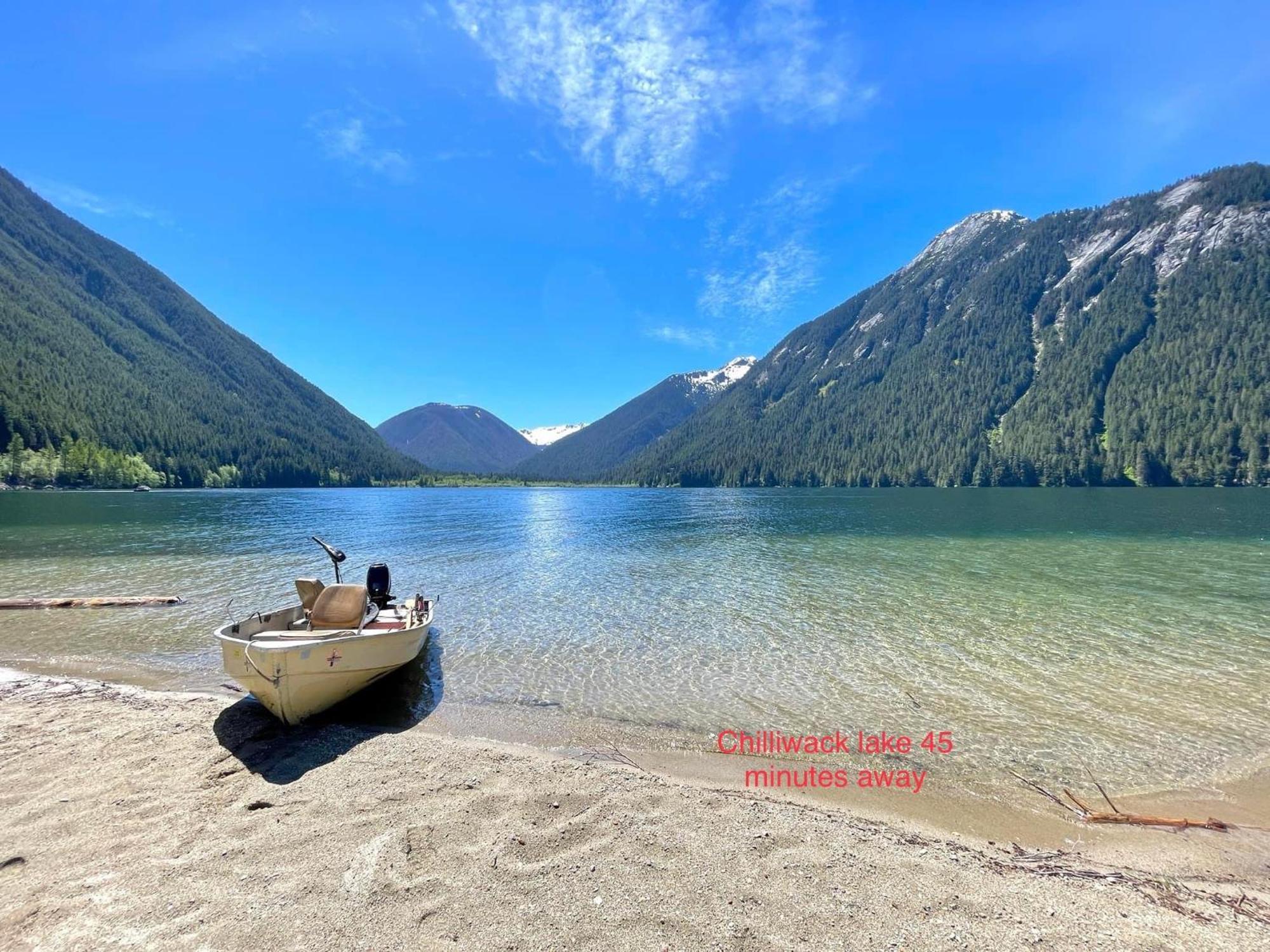 Private 2 Bedrooms Suite Near Hwy 1, Cultus Lake, Heritage Park, Fishing, Coliseum Чилливак Экстерьер фото